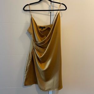 Dynamite gold mini dress Size M - NWT